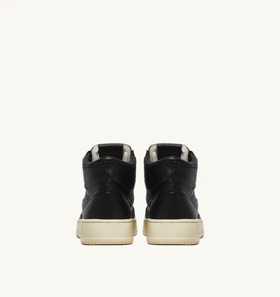 Medalist Mid Leather Sneaker