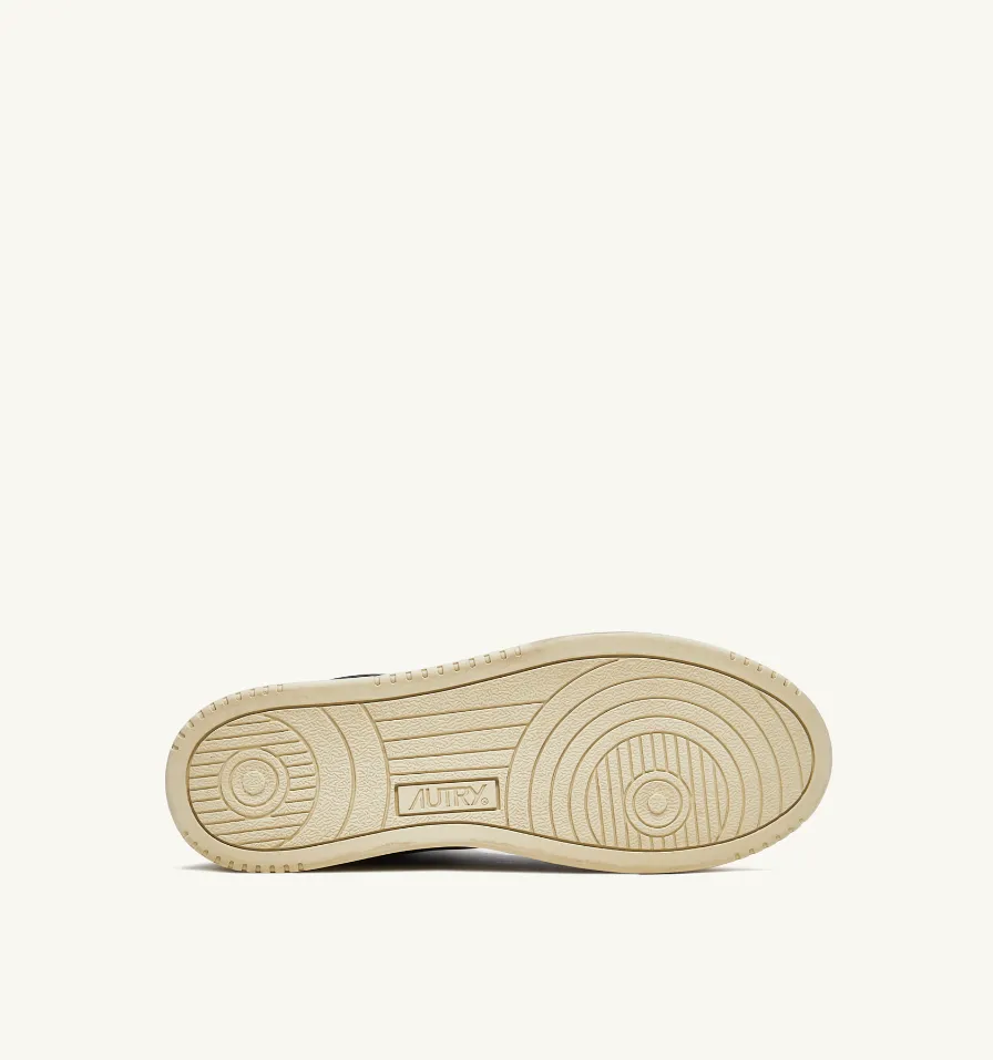 Medalist Mid Leather Sneaker