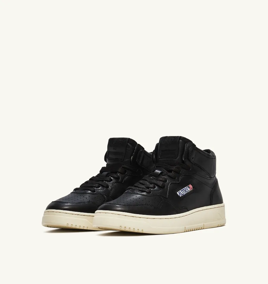 Medalist Mid Leather Sneaker