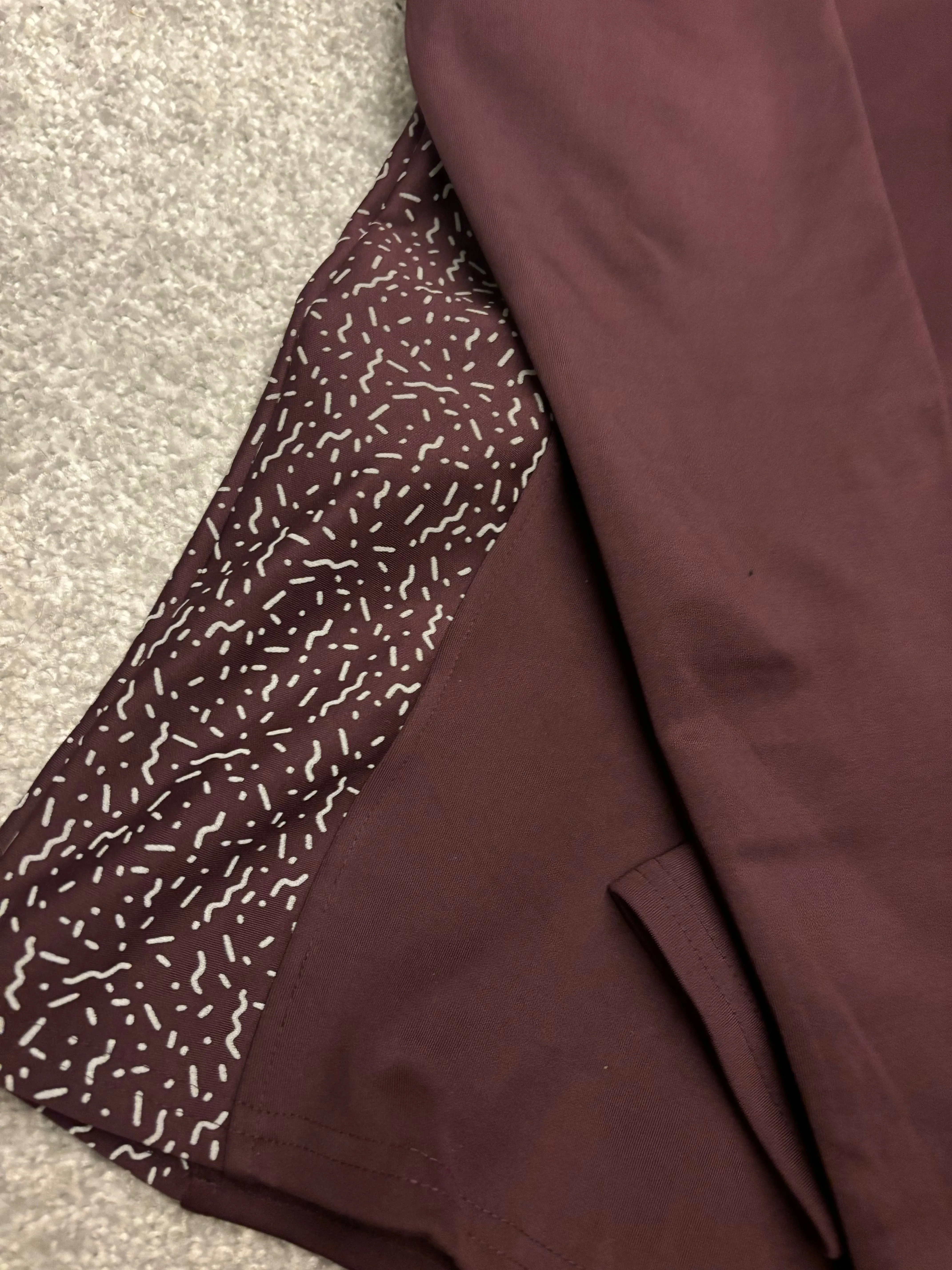 New Whittaker plum base layer with reflective side panels XL UK16 ❣️