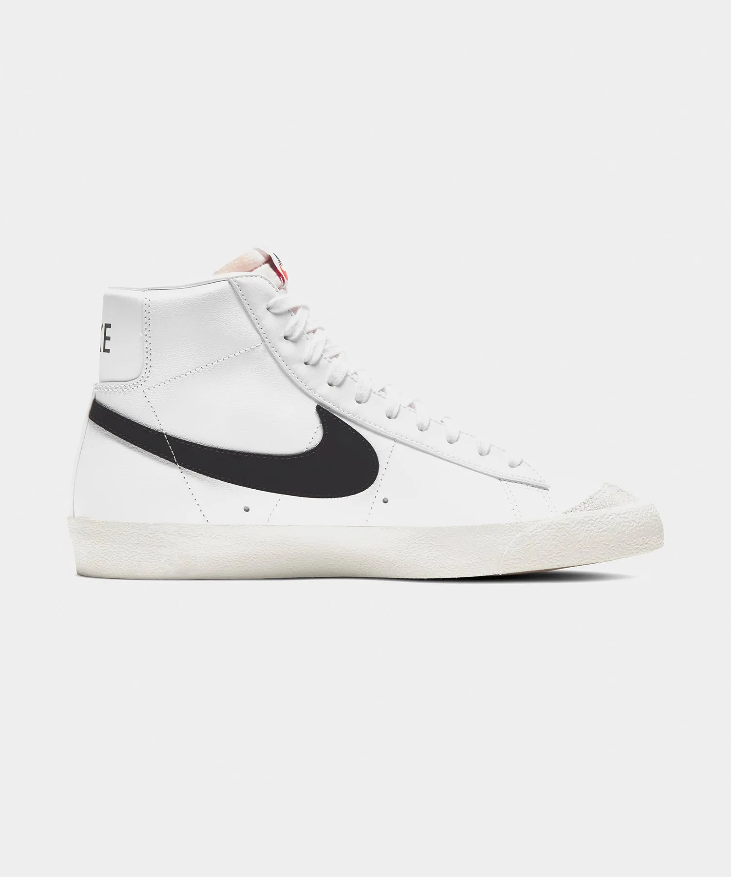 Nike Blazer Mid '77 in Vintage White   Black
