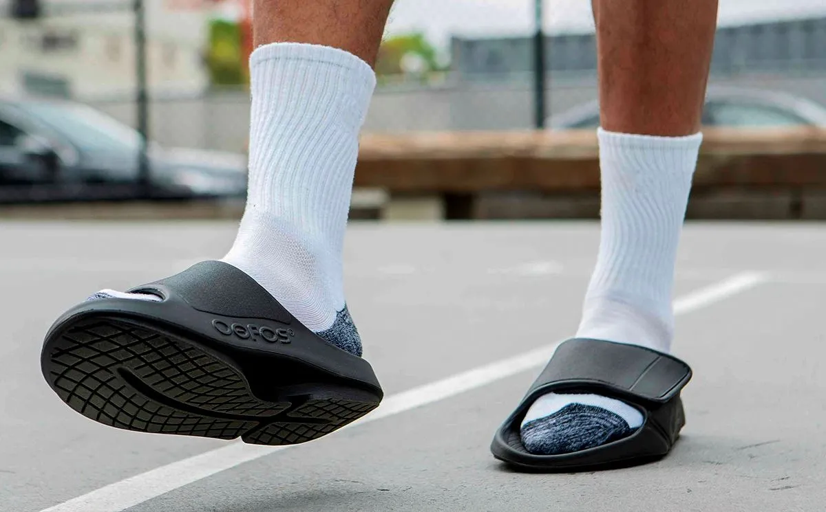 OOFOS Unisex OOahh Sport Flex Slide Sandal - Matte Black