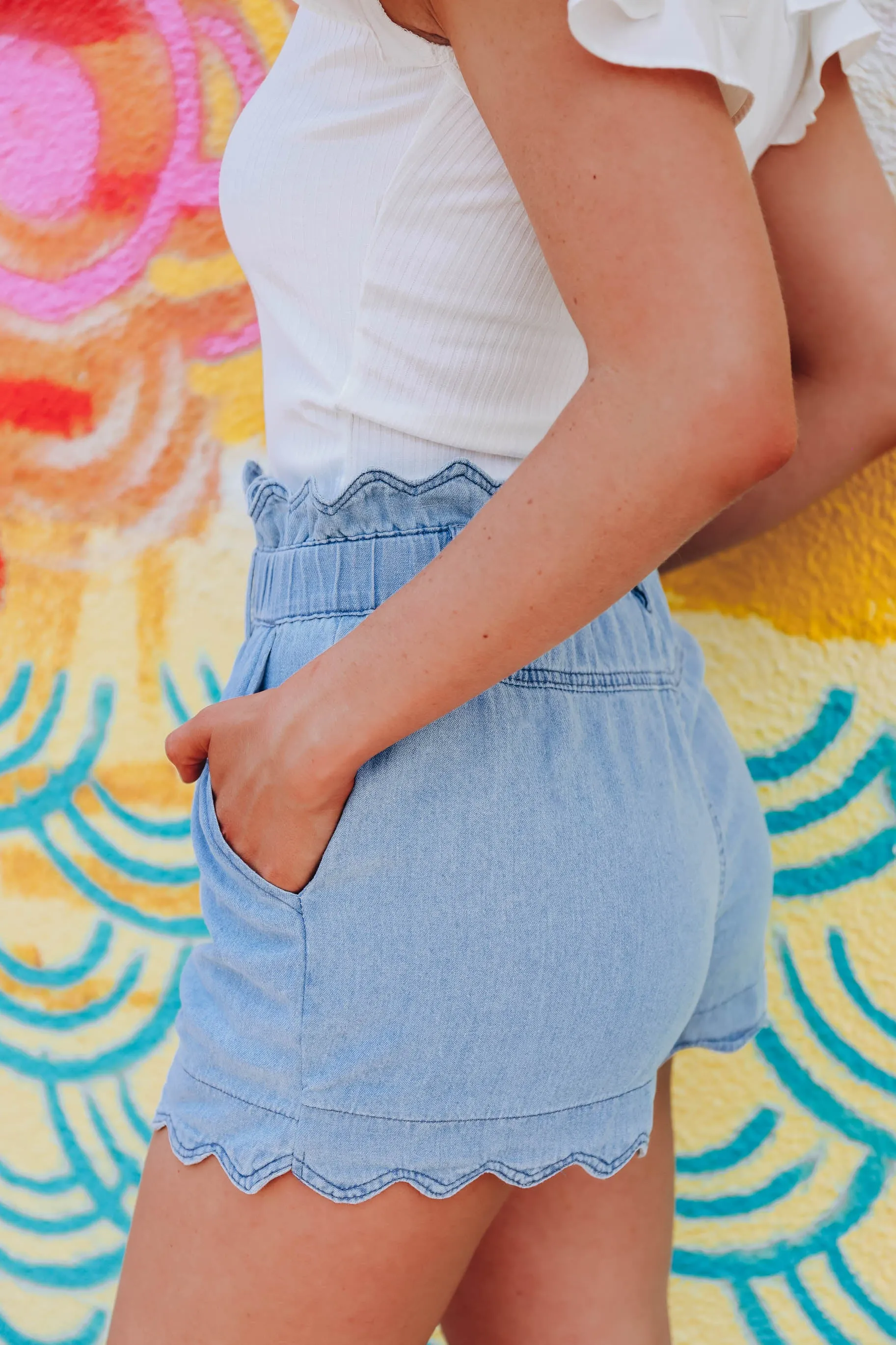 Rian Scallop Chambray Shorts